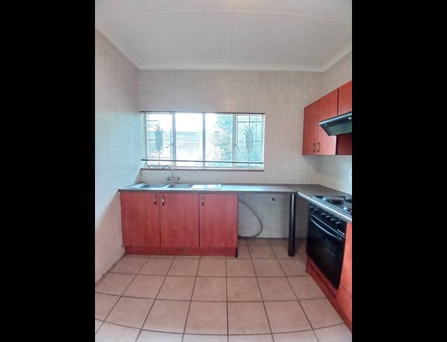 2 BEDROOM FLAT FOR SALE IN SASOLBURG EXT 3